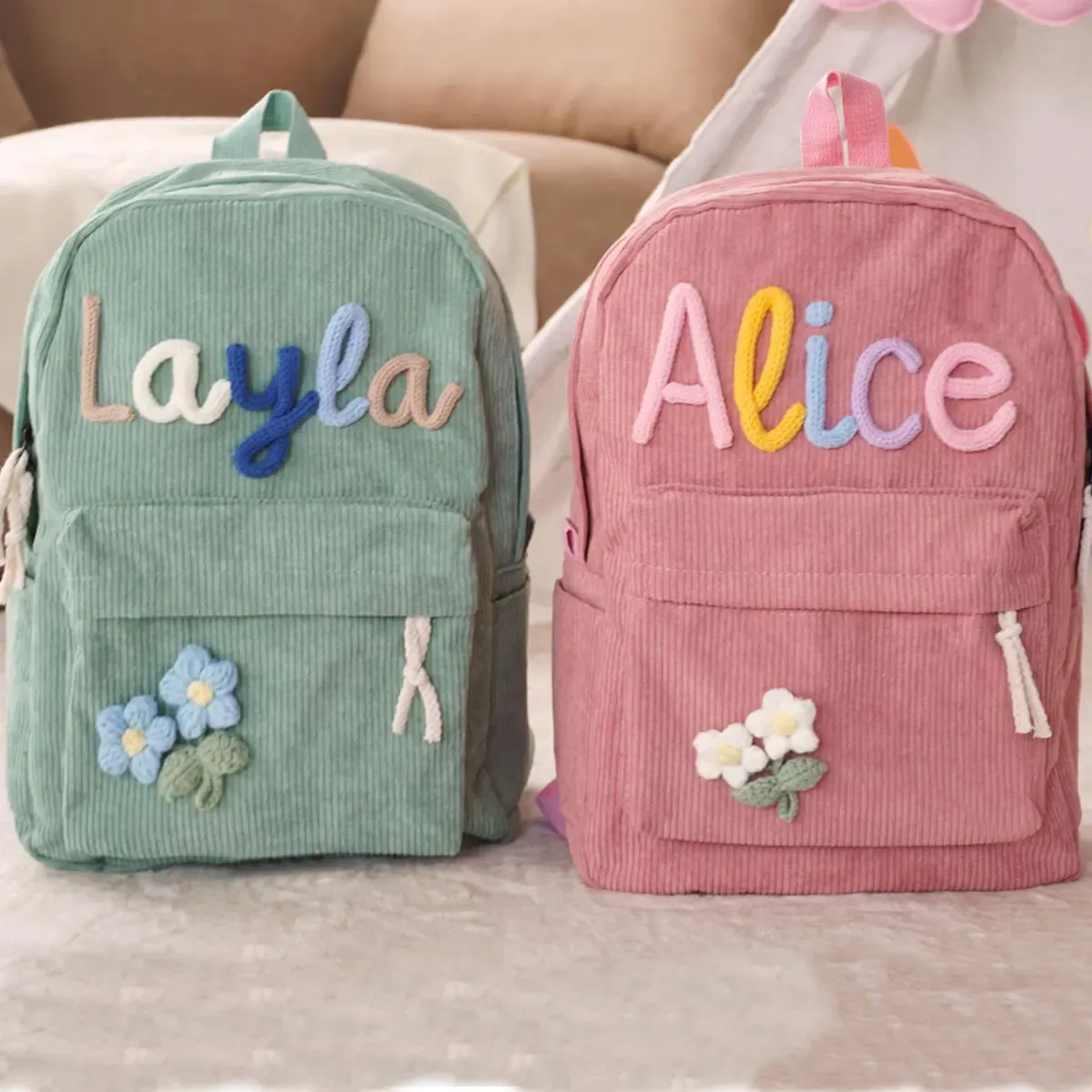 sac à dos unisexe personnalisé en velours côtelé — initiales brodées à la main, design coloré, choix de couleurs et d'accessoires