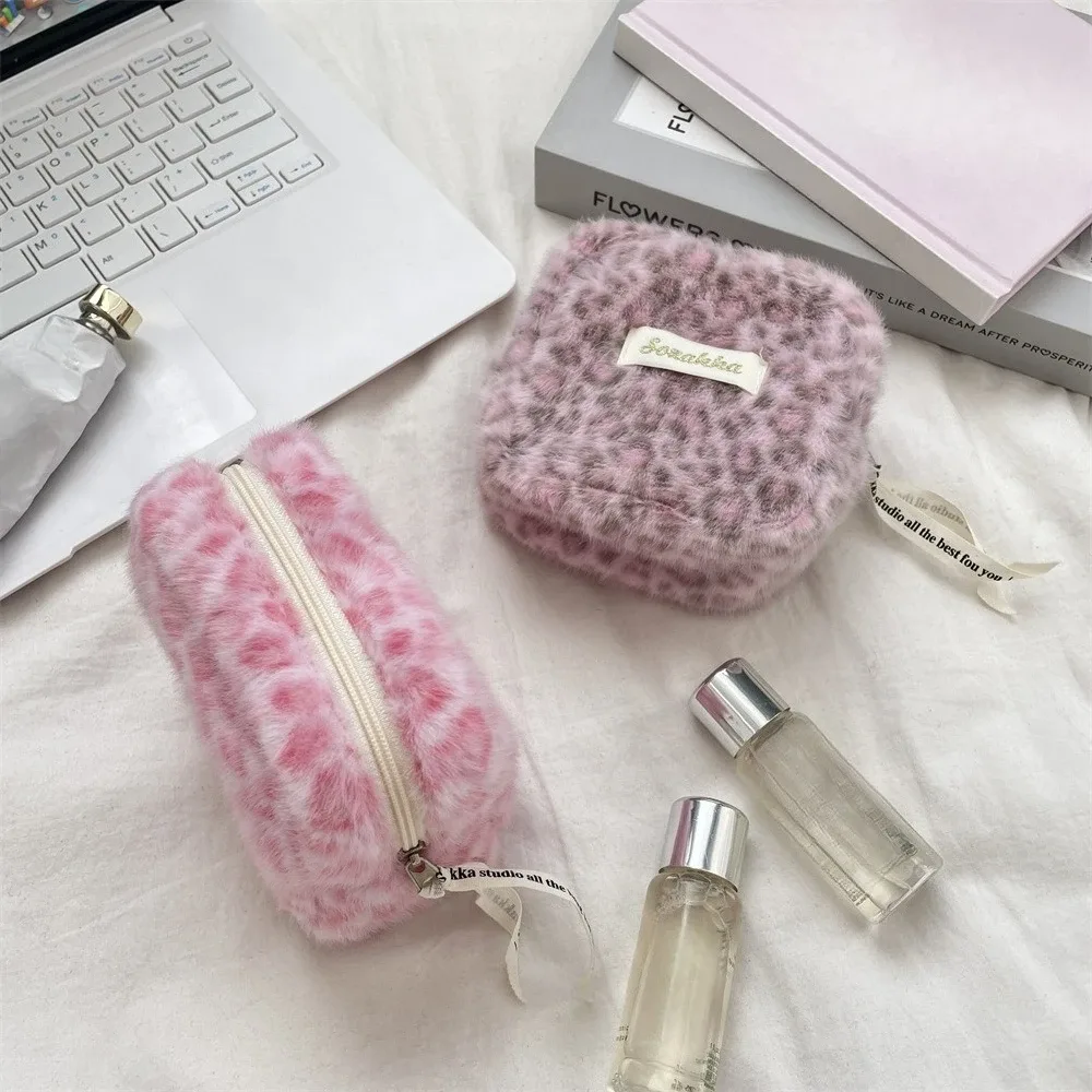 trousse de maquillage imprimée léopard, trousse de toilette, pochette pour serviettes hygiéniques, pochette de rangement de cosmétiques mignonne, petite trousse de maquillage pour femmes, étui pour câbles