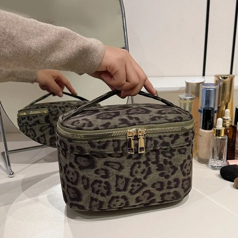 sac à cosmétiques en faux daim pour femmes, sac de voyage de bain de grande capacité, poches de maquillage vintage, sac de rangement à main, boîte de toilette léopard