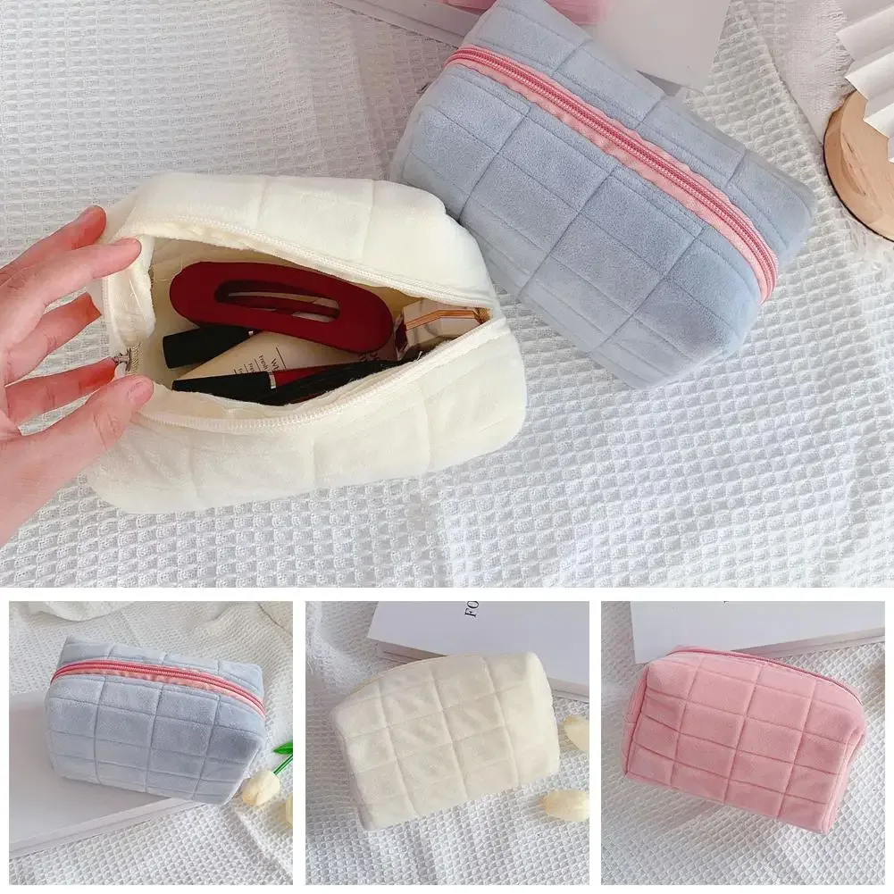 sac de maquillage en peluche mignon pour femmes, petit sac cosmétique portable de voyage, trousse de toilette unie avec fermeture éclair, pochette de rangement pour articles de toilette