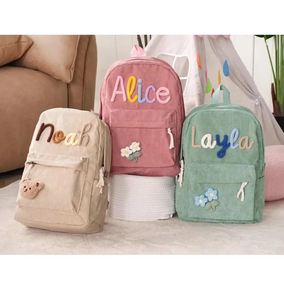 sac à dos unisexe personnalisé en velours côtelé — initiales brodées à la main, design coloré, choix de couleurs et d'accessoires