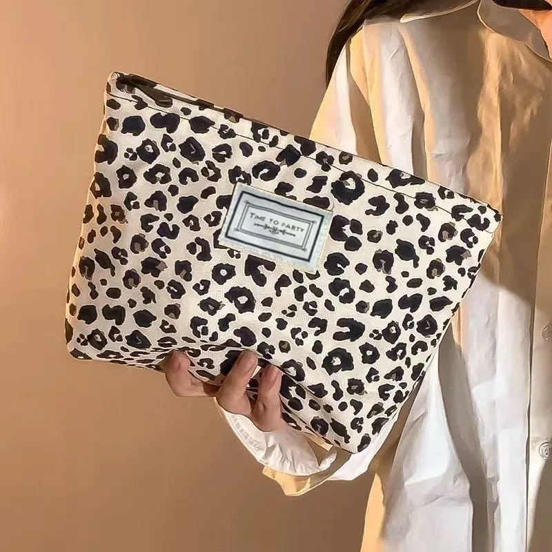 sac cosmétique grande capacité imprimé zèbre et léopard, sac de rangement portable pour soins de la peau et articles de toilette, pochette de voyage minimaliste et polyvalente