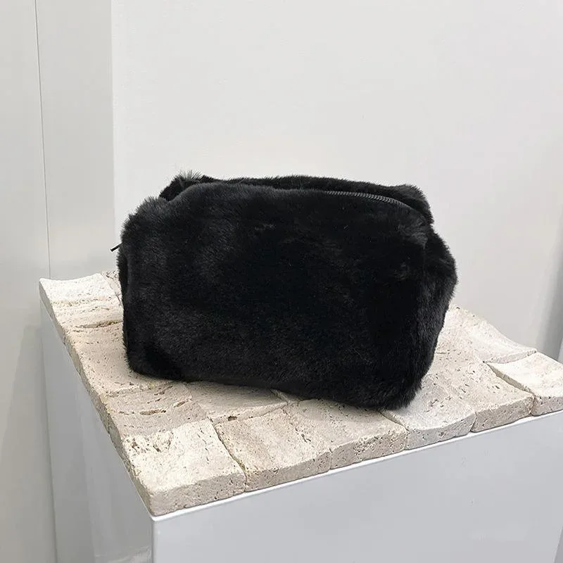 nouveau 1 pièces sac cosmétique en peluche crayon fille couleur bonbon sac à main banquet fête dame sac cosmétique maquillage