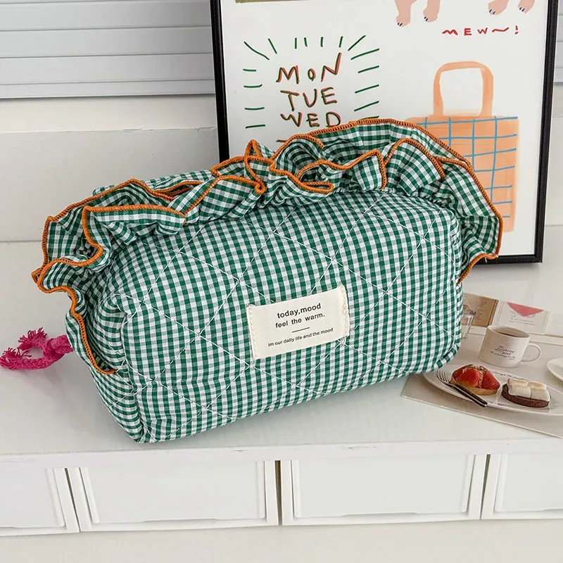 trousse de maquillage vintage à carreaux vichy pour femme avec bords volantés - grande capacité, fermeture élégante à nœud en ruban pour usage quotidien