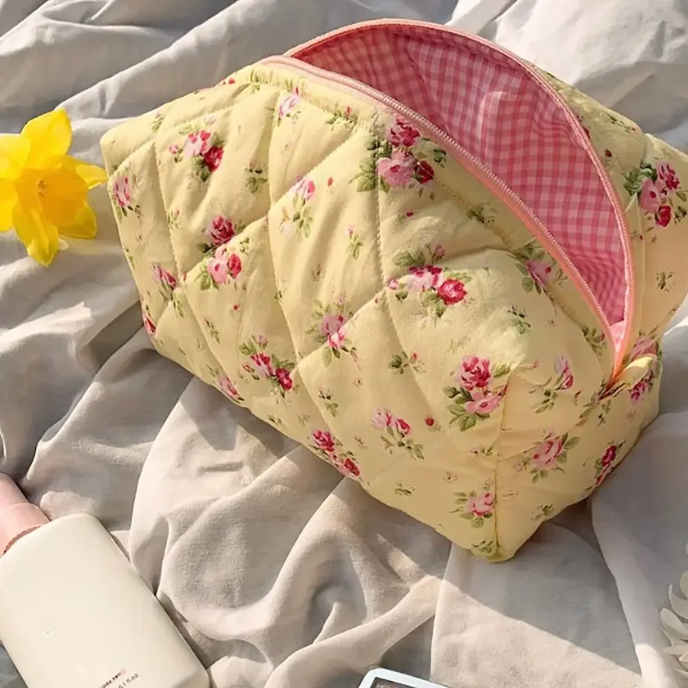 organisateur de rangement, sac de maquillage matelassé bouffant à fleurs, pochette à cosmétiques, grand sac à cosmétiques de voyage imprimé de fleurs et de fraises