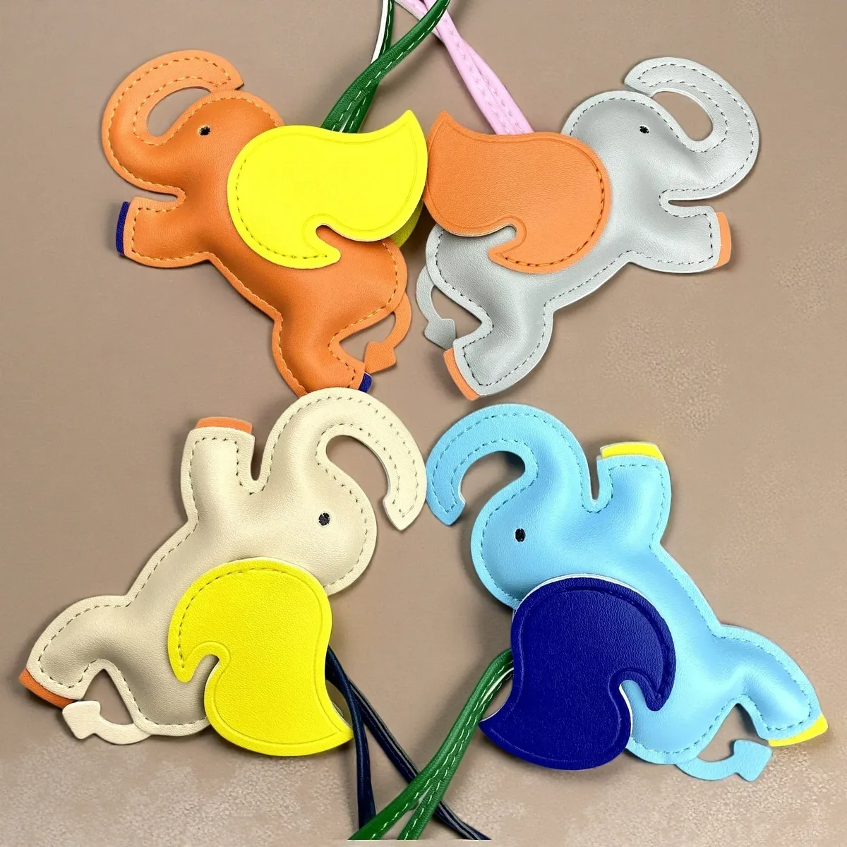 breloque amusante en cuir pu représentant un éléphant volant dumbo, pendentif animal pour sac à main, sac à dos, cadeau pour les amoureux des animaux, style bohème.