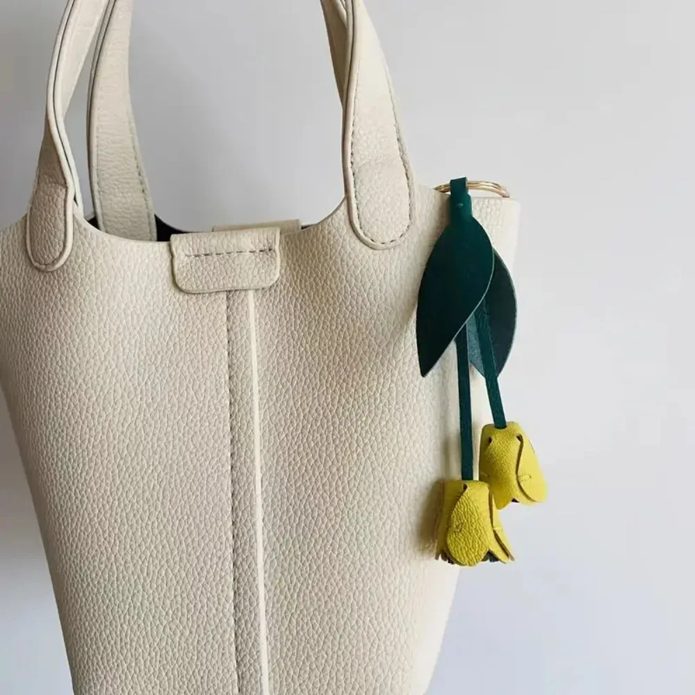 pendentif de sac tulipe en cuir pu, dopamine frais, décoration de sac à dos, accessoires assortis, porte-clés de voiture de style coréen pour fille