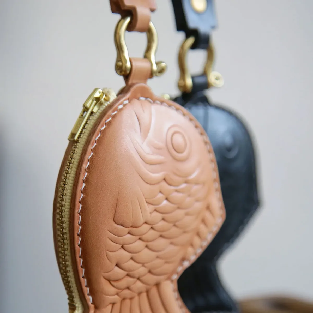 sac de poisson au vivaneau rouge fait à la main, breloque japonaise rétro en cuir, porte-monnaie, petit sac de rangement, porte-clés de décoration
