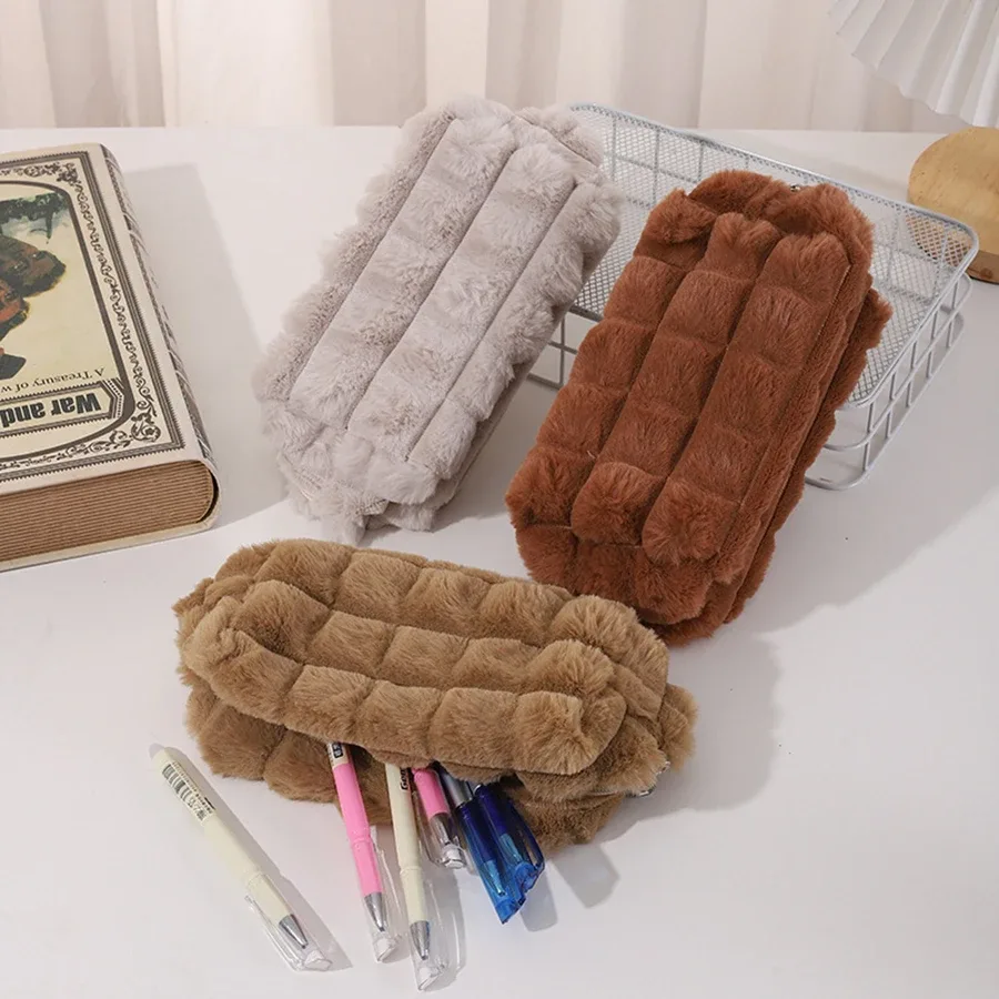 sac à cosmétiques élégant en peluche pour femmes, organisateur multifonctionnel pour cosmétiques et rouges à lèvres, parfait pour son usage quotidien et pour les cadeaux