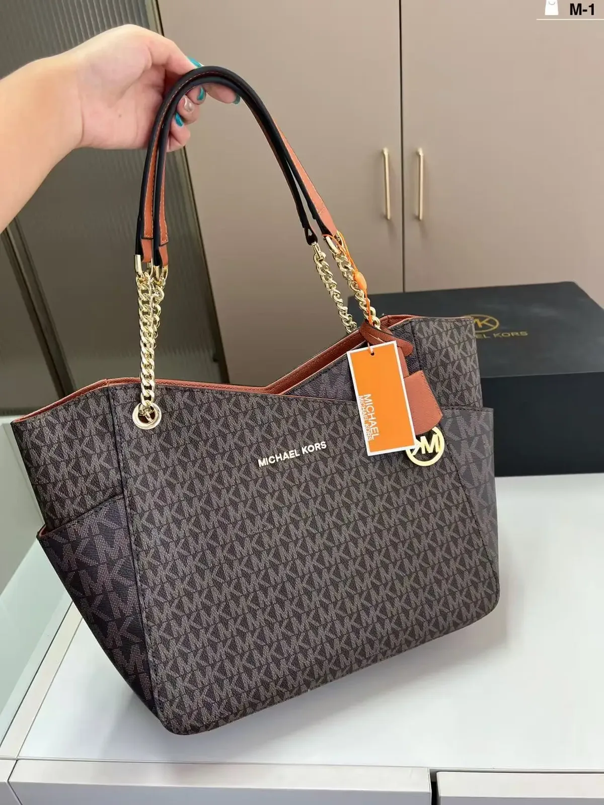 sac fourre-tout pour femme michael kors jet set classique, neuf, de haute qualité, chic et imprimé, idéal pour les voyages