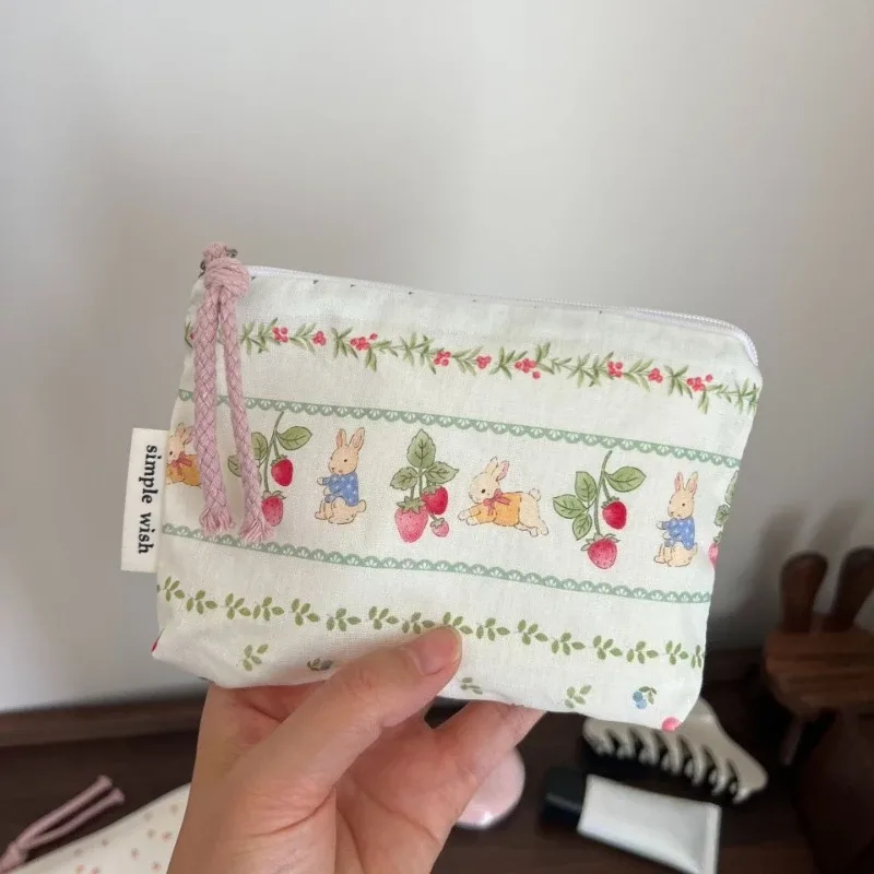 nouvelle pochette de maquillage tendance pour rouge à lèvres et serviettes hygiéniques, mini trousse de rangement cosmétique, sacs de voyage organisateurs pour femmes, petite pochette de rangement