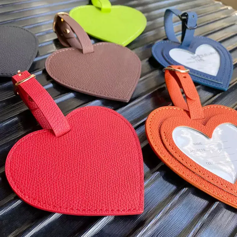 Étiquette de bagage tendance en forme de cœur en cuir PU, anti-perte, pour valises et poignées de bagages