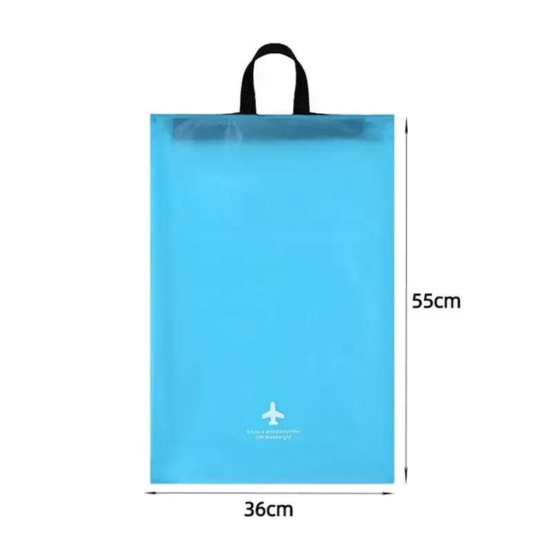 ensemble de trois sacs de rangement de voyage minimalistes et modernes, un organisateur de bagages essentiel et un organisateur de garde-robe/sous-vêtements.