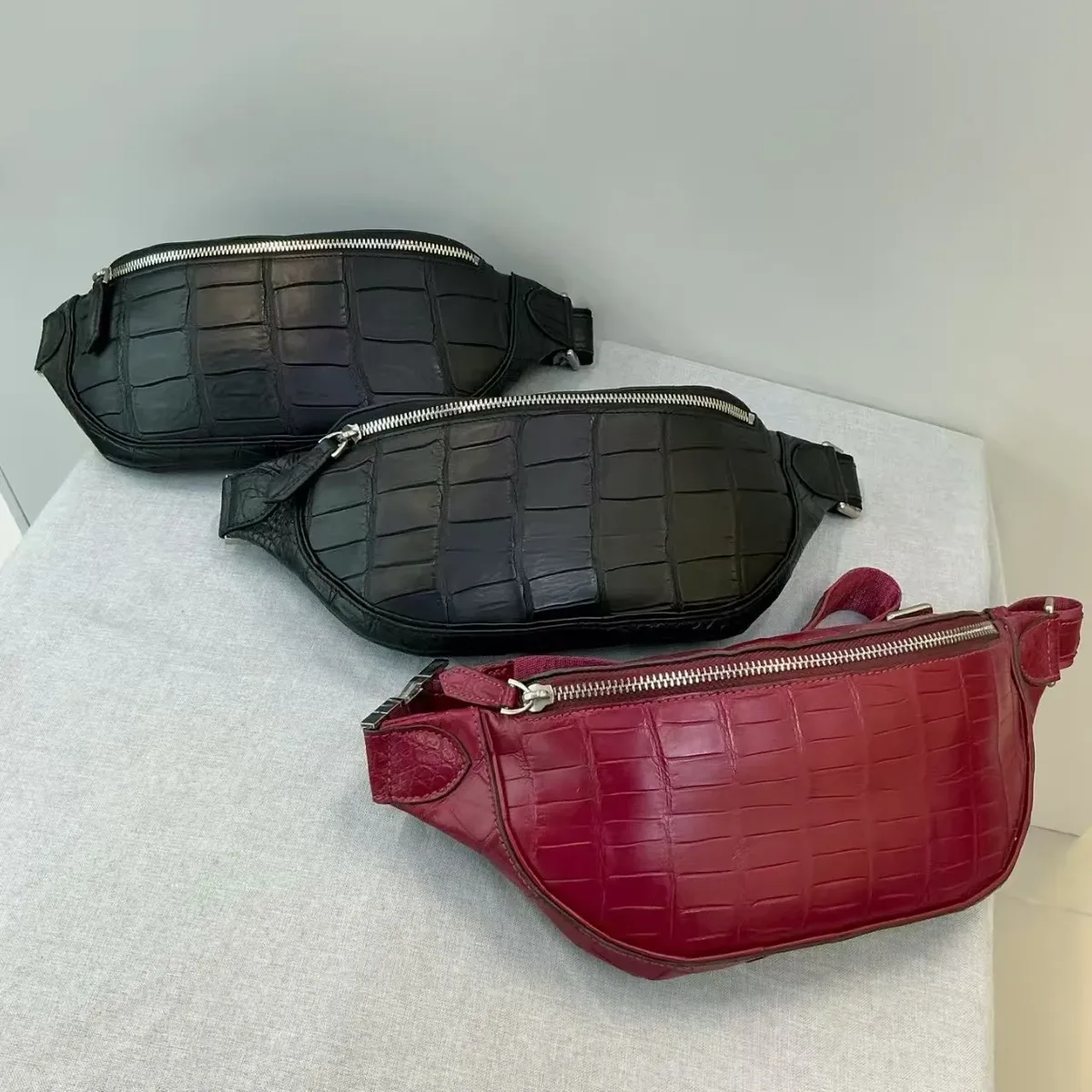 Top niveau qualité véritable/réel 100% peau de crocodile hommes sac à bandoulière petite taille taille ou épaule mode hommes sac