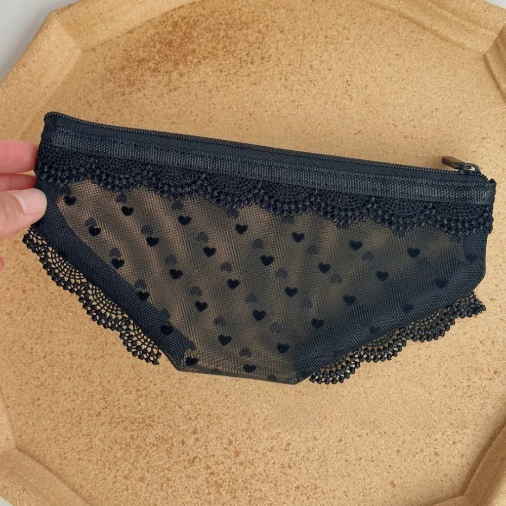 pochette de rangement cosmétique unique en forme de cœur en dentelle transparente, trousse de toilette y2k en maille pour le voyage