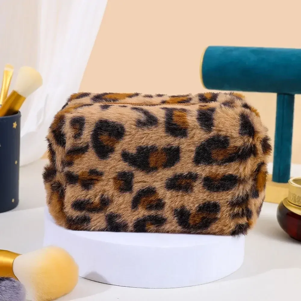 trousse de maquillage à imprimé léopard à la mode, trousse de toilette à fermeture éclair, sac cosmétique de voyage en peluche portable, grande capacité, haute qualité