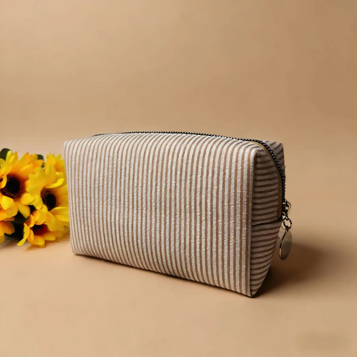 grande trousse de maquillage pour femmes en soie bulle à rayures roses, sac de rangement pour articles de toilette, sac diy pour collations et serviettes hygiéniques