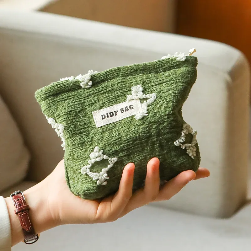 sac à cosmétiques en peluche jaune pour femmes, trousse de toilette de voyage portable, sac de rangement de changement de cosmétiques de grande capacité, pochette de banlieue ins