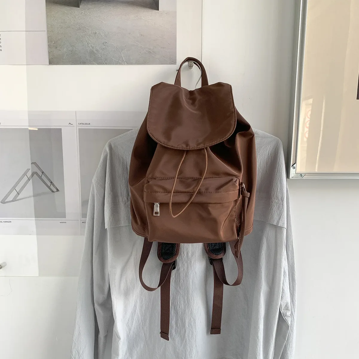 sac à dos coréen grande capacité avec rabat, nouveau sac à dos décontracté en nylon, sac à dos de sport polyvalent et tendance pour étudiants
