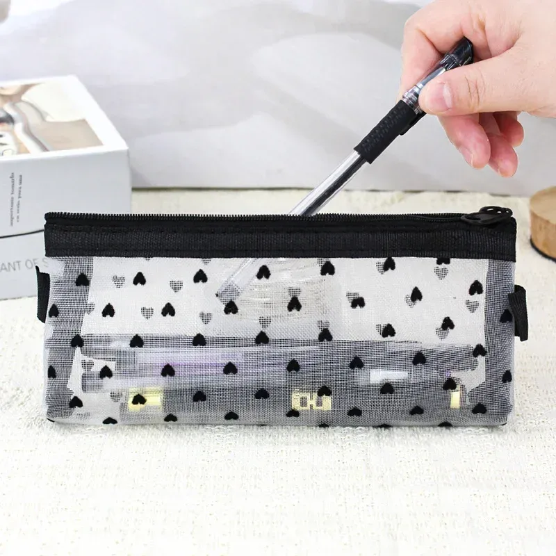 trousse de maquillage en maille avec fermeture éclair transparente, étui à crayons imprimé cœur noir, porte-stylo, poudres cosmétiques mignonnes, à transporter