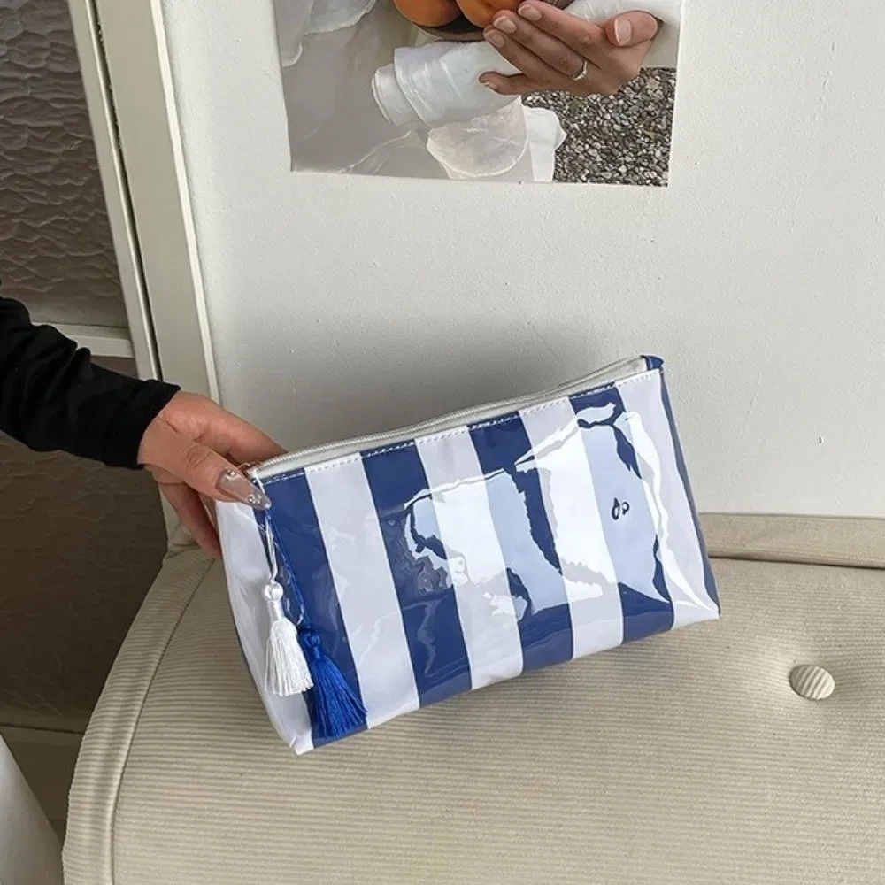 sac de toilette imperméable à rayures, grande capacité, doublure en polyester, sac de toilette en pvc, couleur contrastée, sac de rangement simple pour la plage
