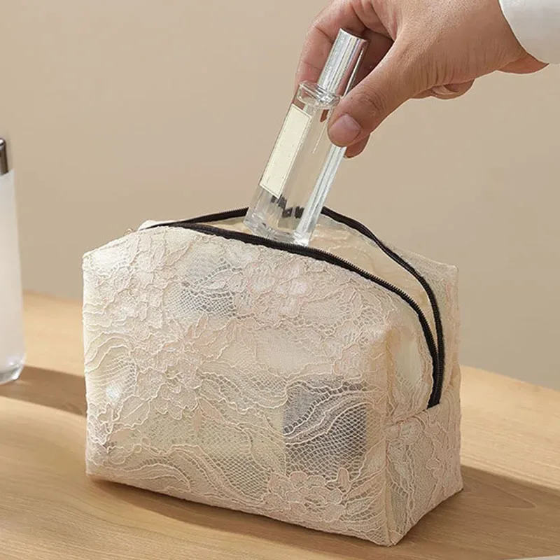 trousse de maquillage imprimée en maille de dentelle, trousse de toilette multifonctionnelle portable de grande capacité, sac de rangement de voyage mignon, accessoires cosmétiques