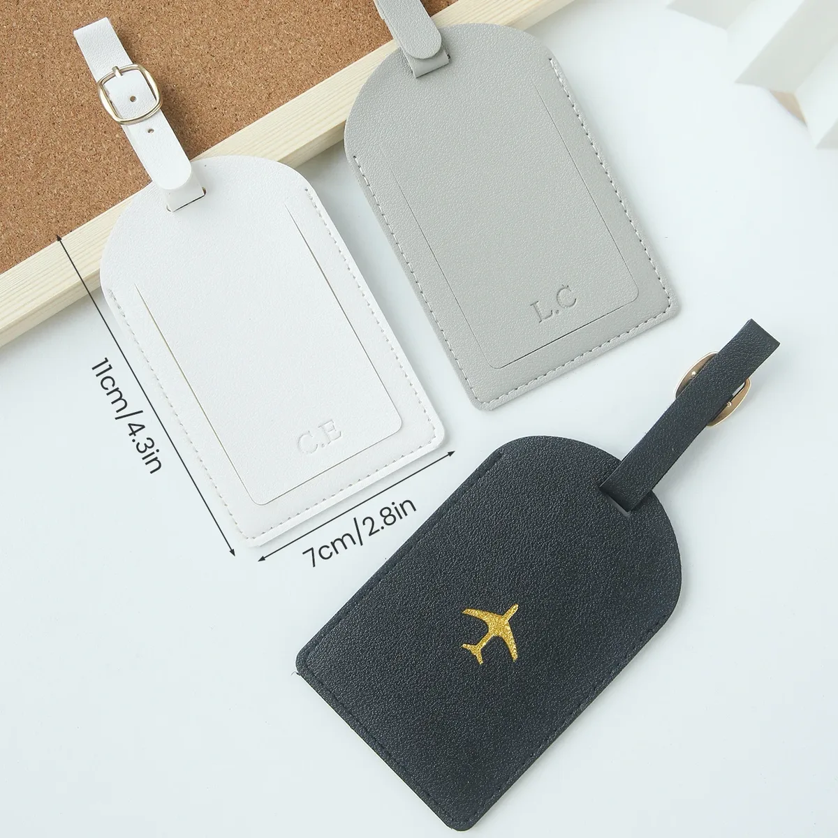 étiquette de bagage en cuir personnalisée avec initiales en relief, boucle réglable, couvercle rabattable pour la confidentialité, étiquette de voyage anti-perte pour valise