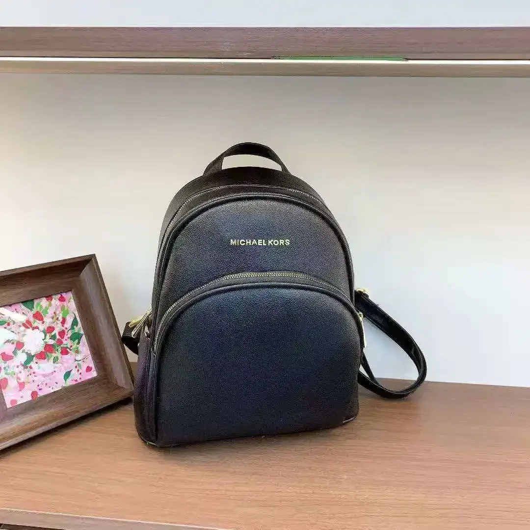 sac à dos mini polyvalent michael kors erin classic en cuir souple pour tous les jours