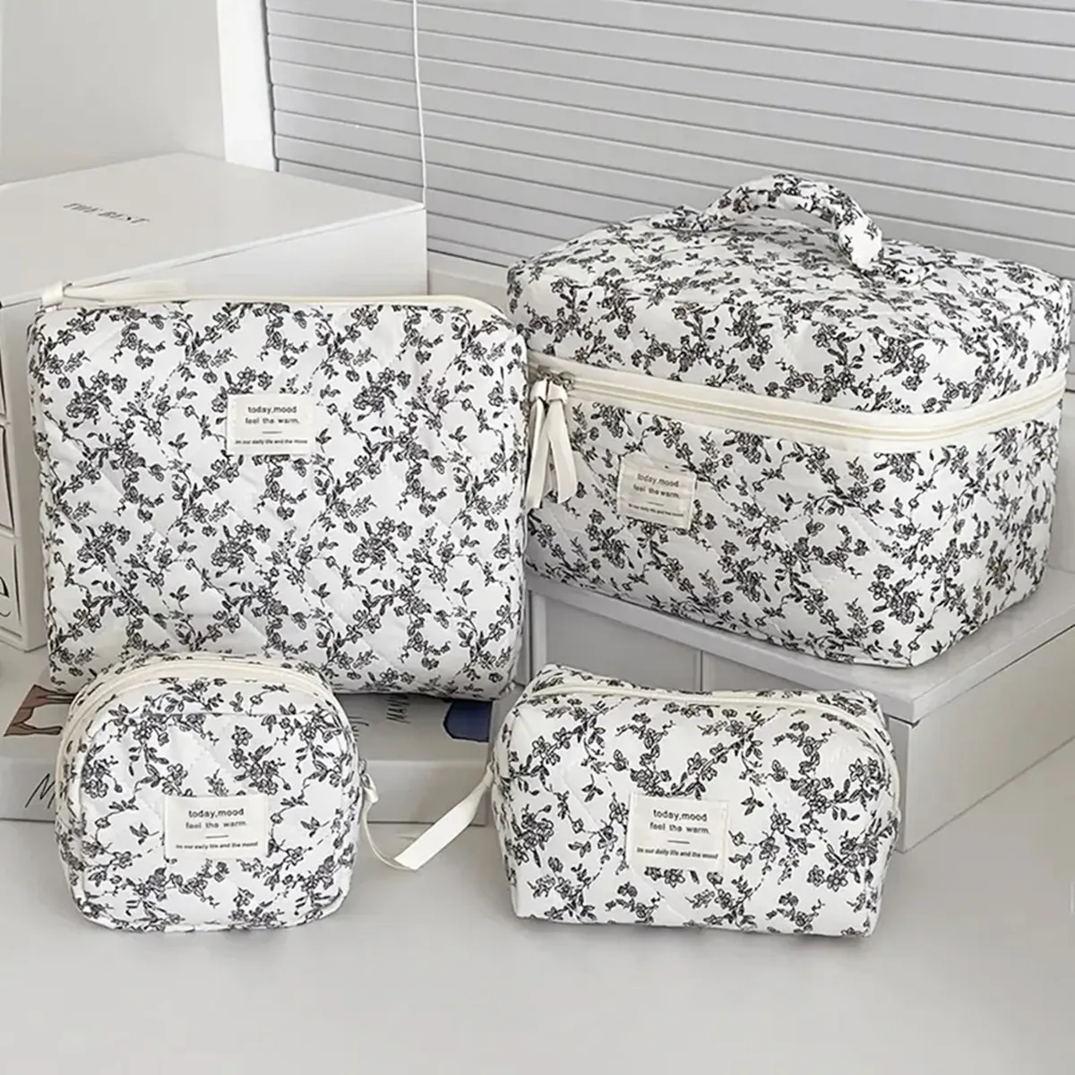 ensemble de 4 trousses de maquillage florales, pochette de rangement de voyage de grande capacité avec fermeture éclair, organisateur de toilette de voyage facile à nettoyer