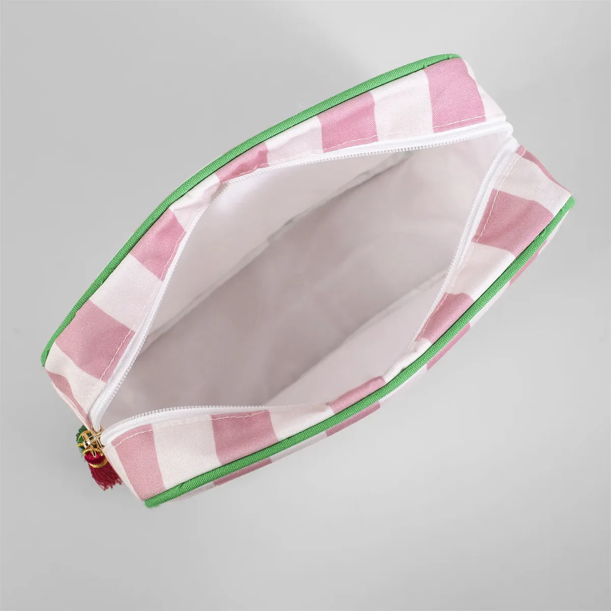 grand sac à cosmétiques portable rayé pour femmes, sac de maquillage à pompon avec fermeture éclair, pochette de rangement de grande capacité