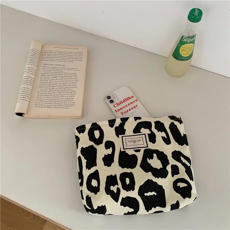 sac à cosmétiques imprimé léopard rose pour femmes, petite pochette rétro pour dames, sacs à main de voyage, sacs de rangement pour crayons d'écolière