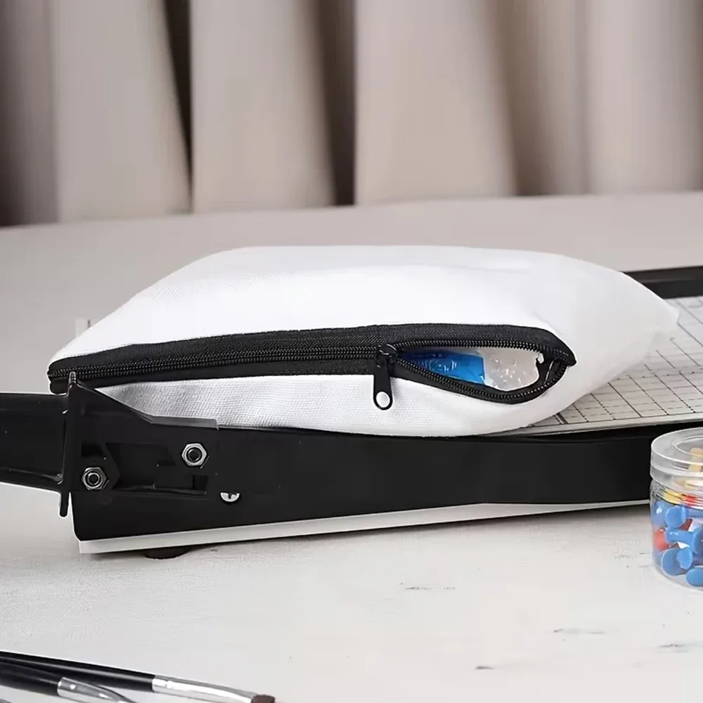 tilted cat design - durable, élégant, cadeau pratique, fermeture éclair pratique, meilleur cadeau pour vos proches, cadeau pour les sœurs, trousse de maquillage portable, trousse à crayons pour étudiants, sac cadeau, sac à fermeture éclair, sac de voyage, sac à collations, trousse de toilette, pochette de rangement pour femmes - sac multifonctionnel - cadeau idéal pour les femmes - meilleur cadeau pour votre meilleure amie