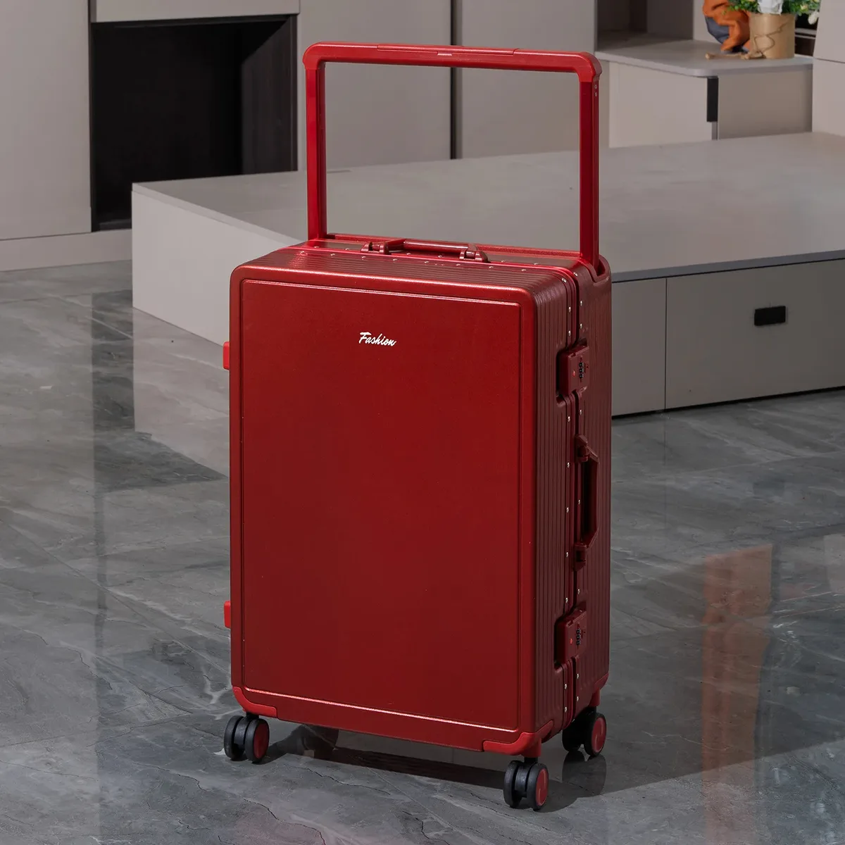 valise à roulettes multifonctionnelle de 30 pouces avec cadre en aluminium et poignée large, en polycarbonate durable, grande capacité