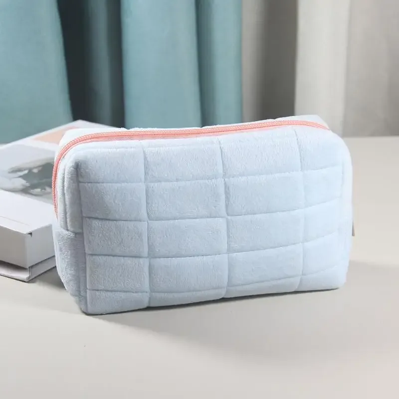 trousse de maquillage en fourrure mignonne pour femmes, grande trousse à cosmétiques unie avec fermeture éclair, sac de voyage pour maquillage et articles de toilette, pochette de lavage, trousse à stylos en peluche