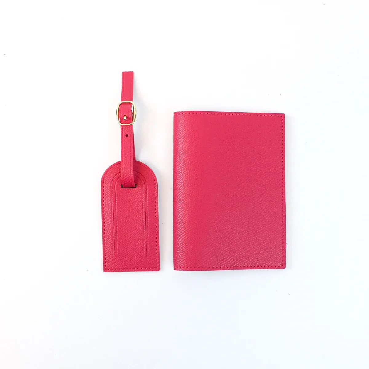 étiquette de bagage anti-perte en cuir pu personnalisée + ensemble de deux pièces pour porte-documents de voyage et porte-passeport