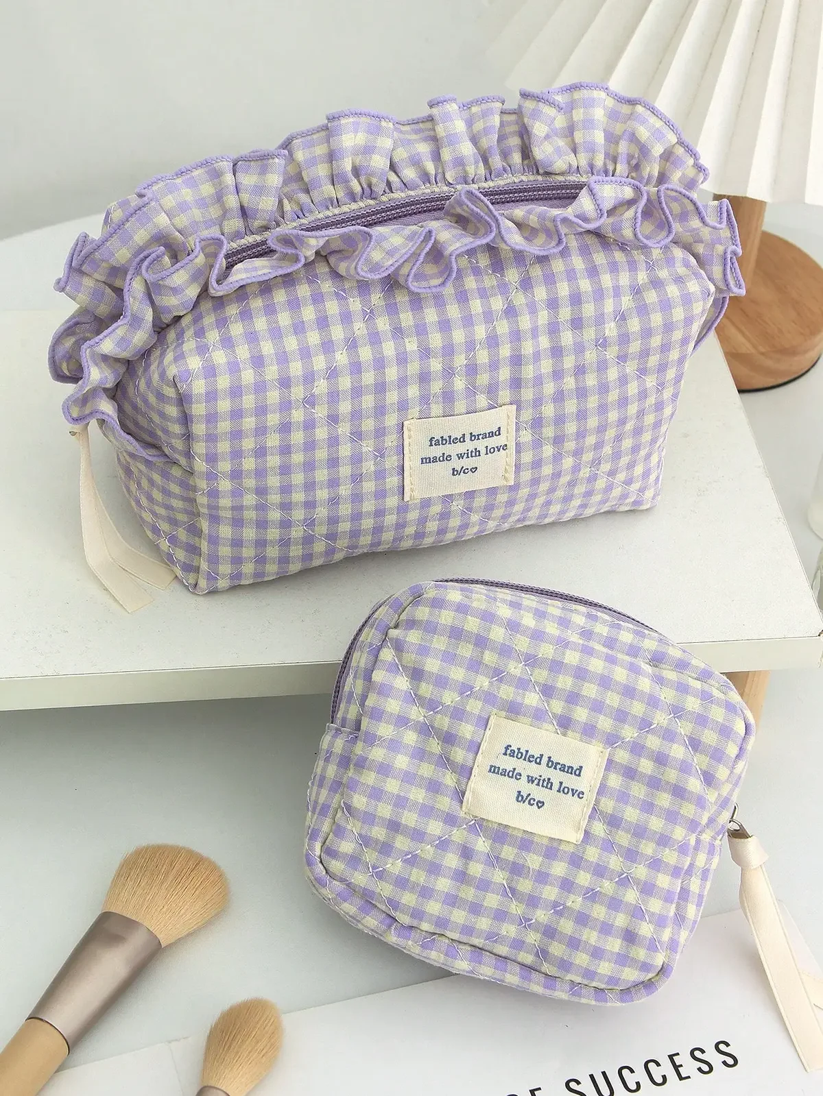 1 pièce/ensemble trousse de maquillage matelassée à carreaux en dentelle, trousse de maquillage portable multifonctionnelle, trousse de maquillage de rangement de voyage, trousse de maquillage à volants mignonne