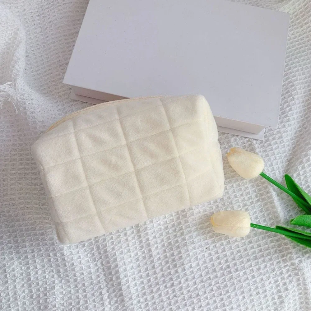 pointrousse de maquillage en peluche pour femmes, petits sacs cosmétiques de voyage portables, trousse de toilette à fermeture éclair pour documents solides, sacs de rangement pour poudres lavantes