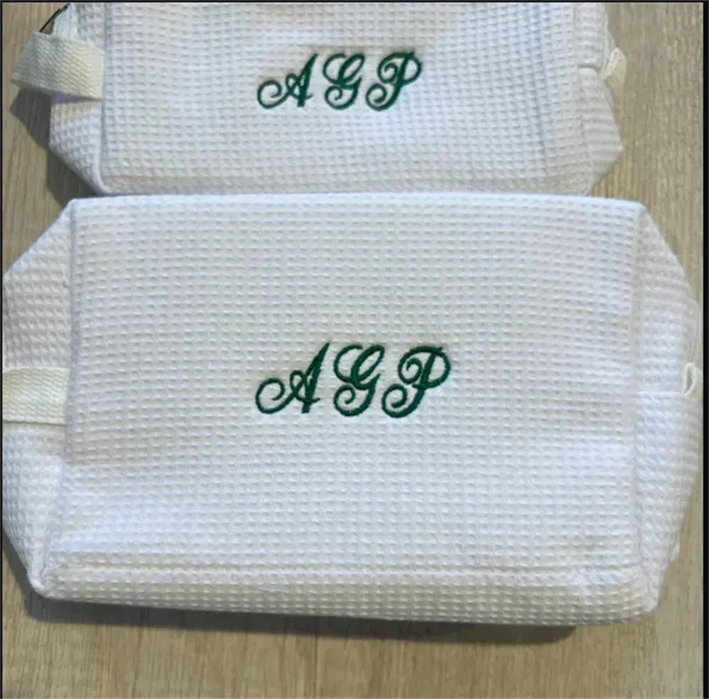 sac à cosmétiques gaufré avec nom brodé personnalisé, sac de rangement de voyage pour femmes, trousse de maquillage, cadeau d'anniversaire personnalisé pour dames, sac à main