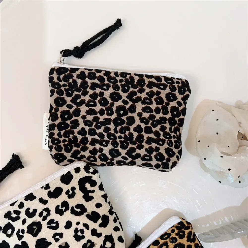 trousse de maquillage imprimée léopard, sac à cosmétiques rétro pour femmes, mode rouge à lèvres, écouteurs, rangement, porte-monnaie