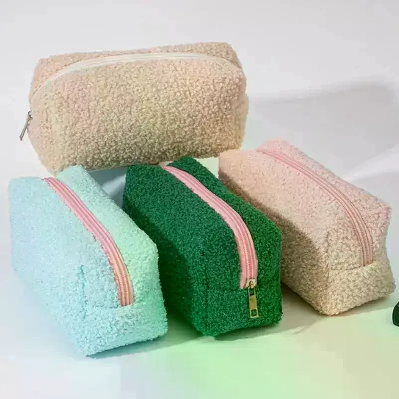 Sac de maquillage en peluche mignon pour femmes, petits sacs à cosmétiques portables de voyage, trousse de toilette à fermeture éclair de couleur unie, pochette de lavage, sacs de rangement