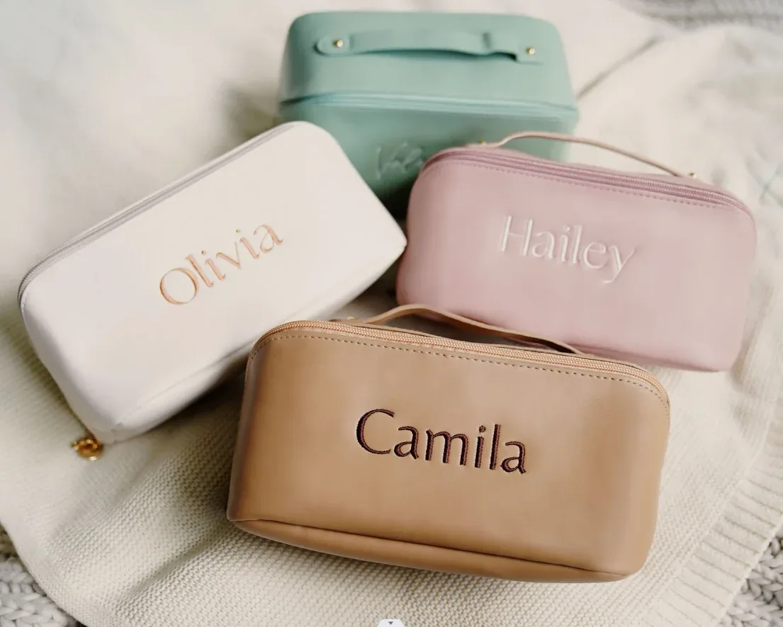 trousse de maquillage personnalisée, trousse à cosmétiques personnalisée pour son cadeau unique de saint-valentin, cadeaux de demoiselle d'honneur, cadeau d'anniversaire, trousse de maquillage de voyage