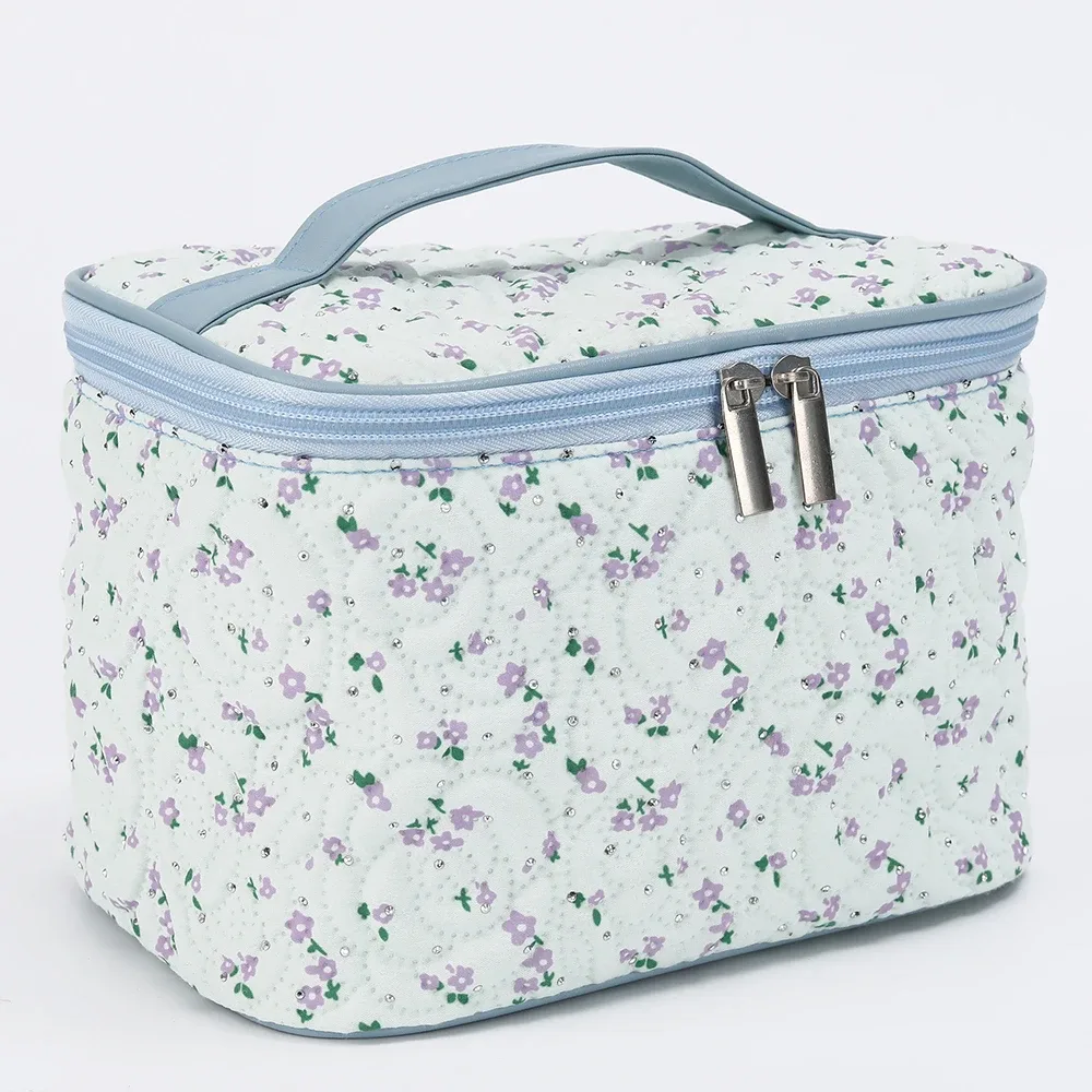 trousse de maquillage mignonne, nouveau style à carreaux avec chat, rangement portable à compartiments, grande capacité pour les voyages et les articles de toilette à porter à la main