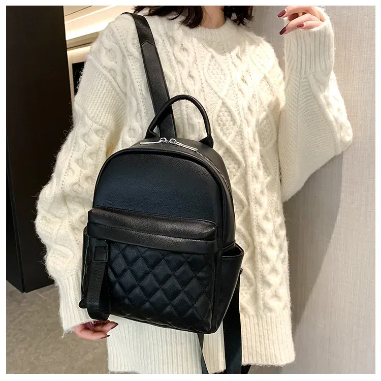 sac à dos en pu pour femme avec nom brodé, sac de mode personnalisé de haute qualité, cadeau idéal pour les femmes et les filles pour une utilisation quotidienne et en extérieur