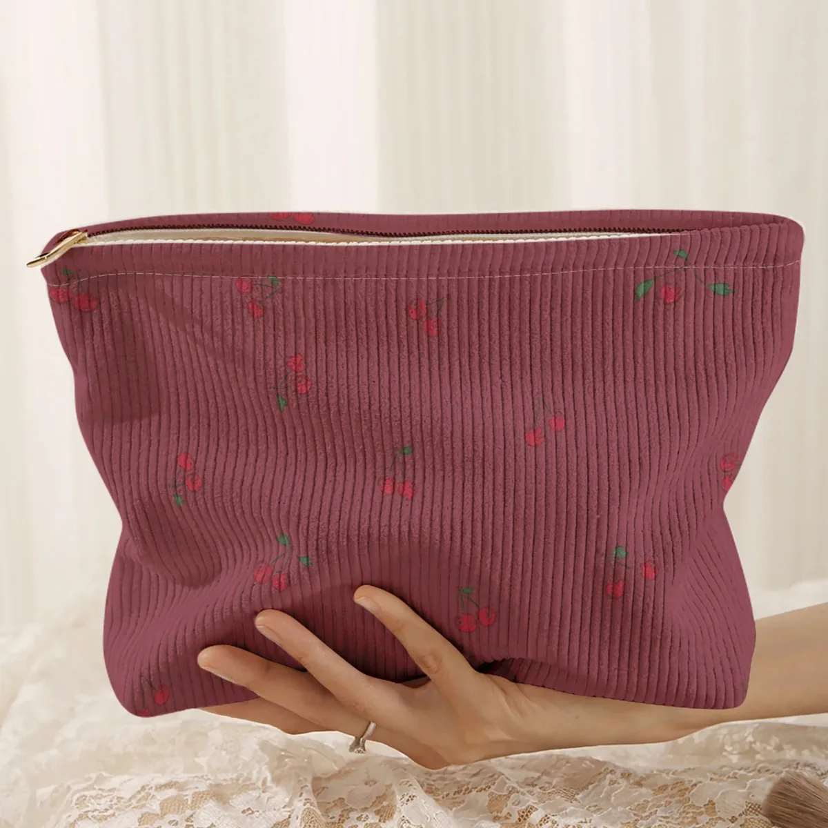 trousse de maquillage en velours côtelé imprimé cerises, boîte de rangement légère à fermeture éclair, sac multifonctionnel avec doublure