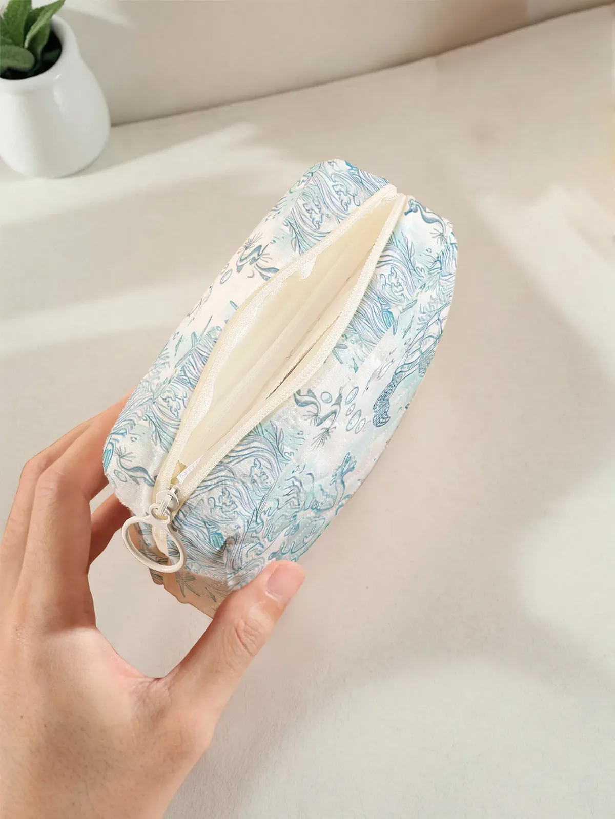1 sac de rangement portable pour serviettes hygiéniques, imprimé tortue marine et algues, tissu matelassé léger pour femmes