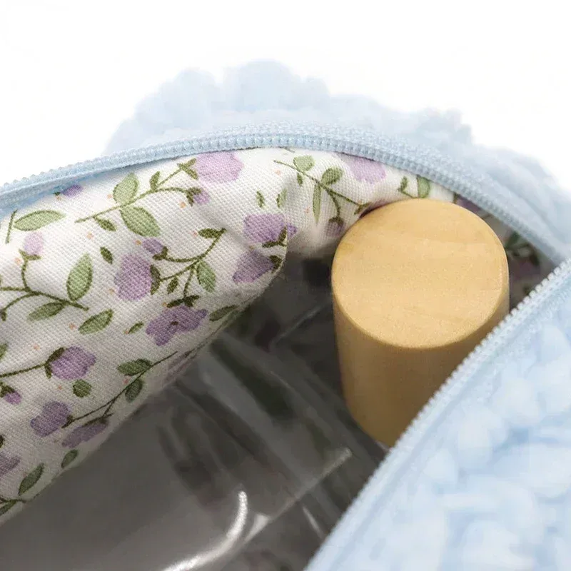 petit sac à cosmétiques en laine d'agneau, pochette de rangement de maquillage en peluche mignonne, trousse à crayons kawaii, porte-monnaie de voyage, rangement domestique