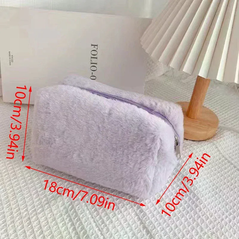 1 pièce trousse de toilette de voyage douce en peluche pour femmes, jeunes femmes et filles, pochette de maquillage et de rangement pour accessoires essentiels