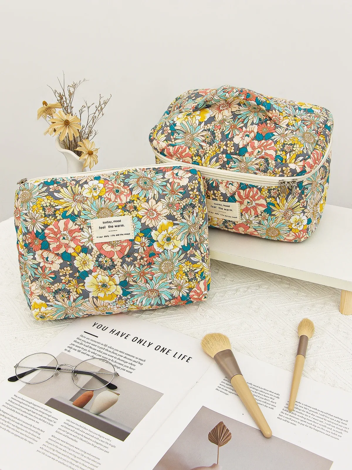 1 pièce/ensemble trousse de maquillage matelassée florale, trousse de maquillage multifonctionnelle, trousse de maquillage de voyage de grande capacité, ensemble de trousse de toilette portable mignonne