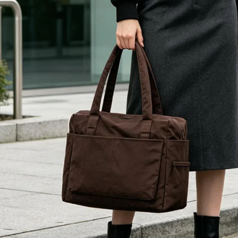 sac à main de voyage en nylon grande capacité, sac à bandoulière rétro européen et américain pour femme avec plusieurs poches et fermeture éclair, sac de sport et de shopping