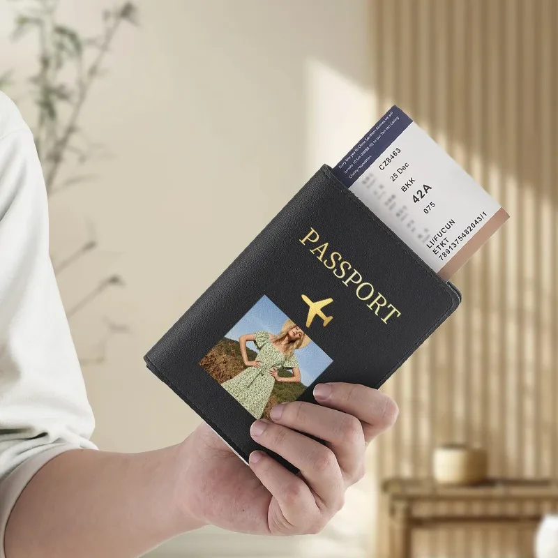 1 porte-passeport personnalisé avec photo de votre animal de compagnie, design avion, emplacements pour cartes. portefeuille de voyage multicolore, cadeau d'anniversaire pour les amoureux des animaux